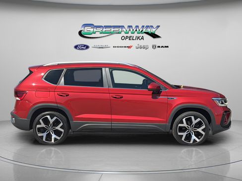 Used 2023 Volkswagen Taos SEL image 8