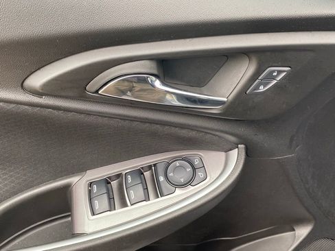 Used 2025 Chevrolet Malibu LT image 23