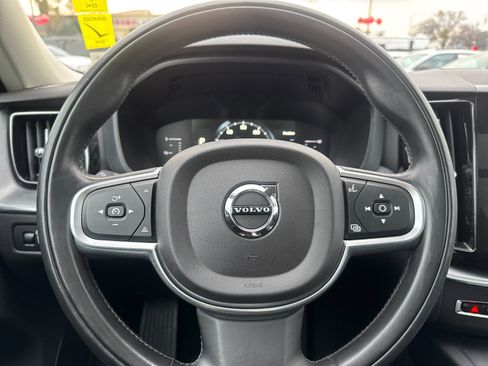 Used 2019 Volvo XC60 T5 Momentum w/ Protection Package Premier image 23
