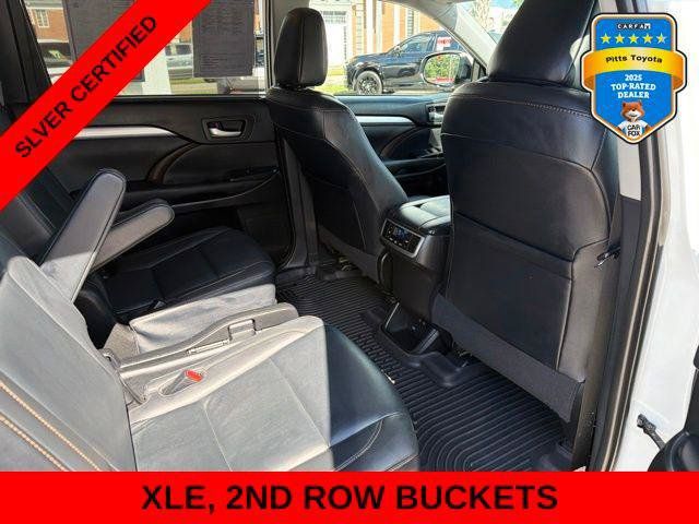 Used 2019 Toyota Highlander XLE FWD image 12