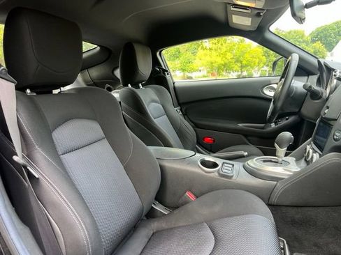 Used 2015 Nissan 370Z Coupe RWD image 15