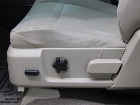 Used 2011 Ford Expedition XLT AWD/4WD image 16