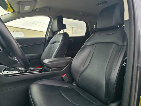 Used 2024 Kia Sportage EX AWD/4WD image 11