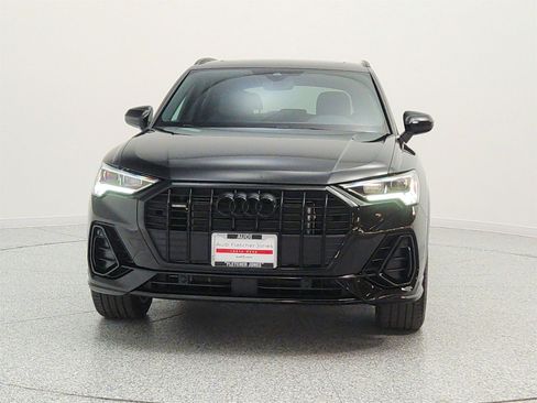 Used 2023 Audi Q3 2.0T Premium w/ Black Optic Sport Package AWD/4WD image 2