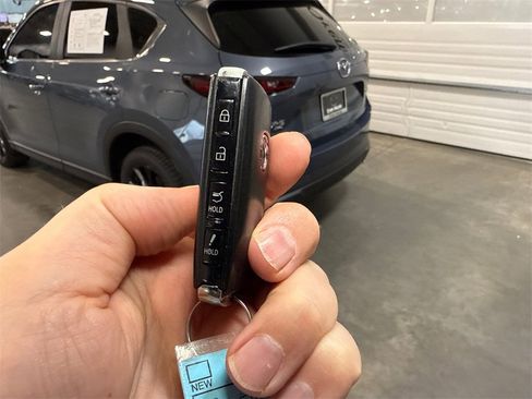 Certified 2023 MAZDA CX-5 Carbon Edition image 13