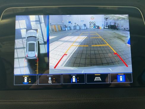 Used 2022 Cadillac XT4 Premium Luxury image 4