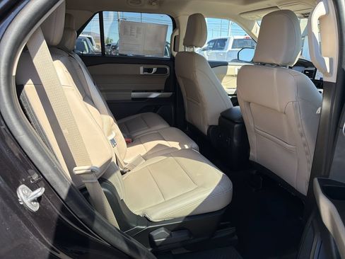 Used 2023 Ford Explorer XLT w/ Equipment Group 202A AWD/4WD image 17