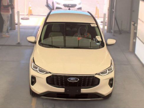 Used 2026 Ford Escape Platinum w/ Premium Technology Package AWD/4WD image 8