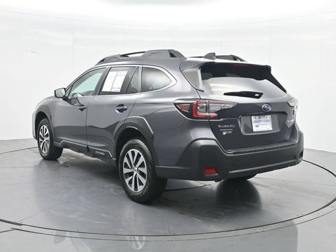 Used 2025 Subaru Outback Premium AWD/4WD image 8
