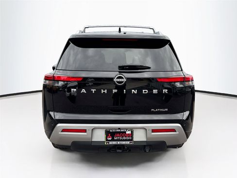Used 2024 Nissan Pathfinder Platinum image 6