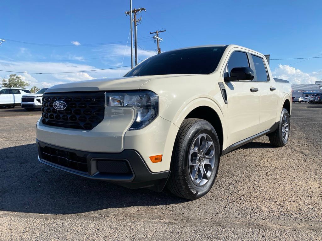 Used 2025 Ford Maverick XLT w/ XLT Luxury Package FWD image 2