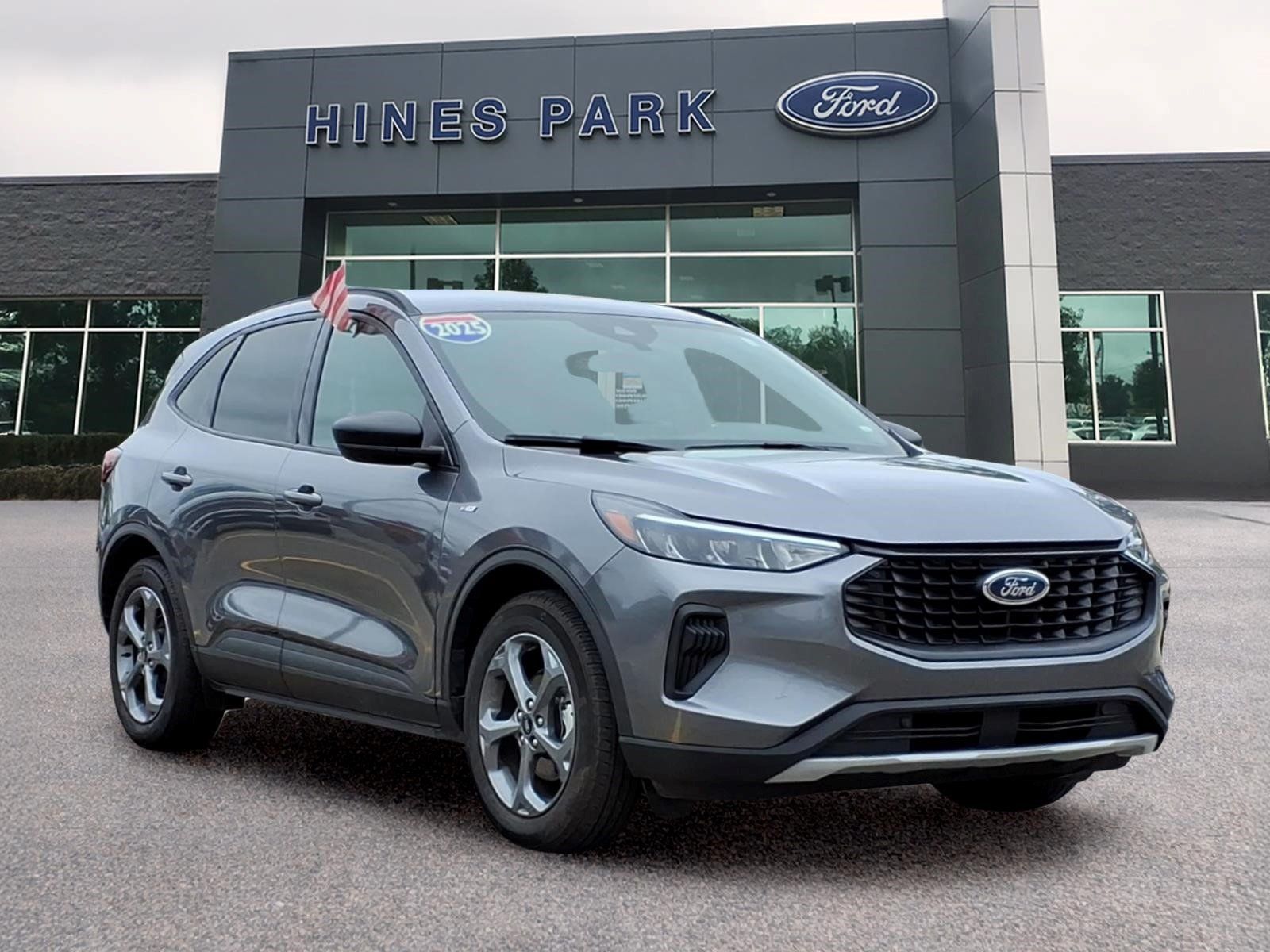 Used 2025 Ford Escape ST-Line FWD image 1