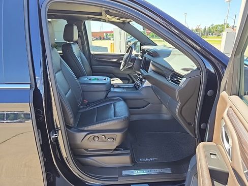 Used 2022 GMC Yukon Denali AWD/4WD image 11