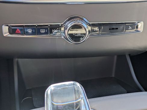 New 2026 Volvo XC90 T8 Plus w/ Protection Package Premier image 17