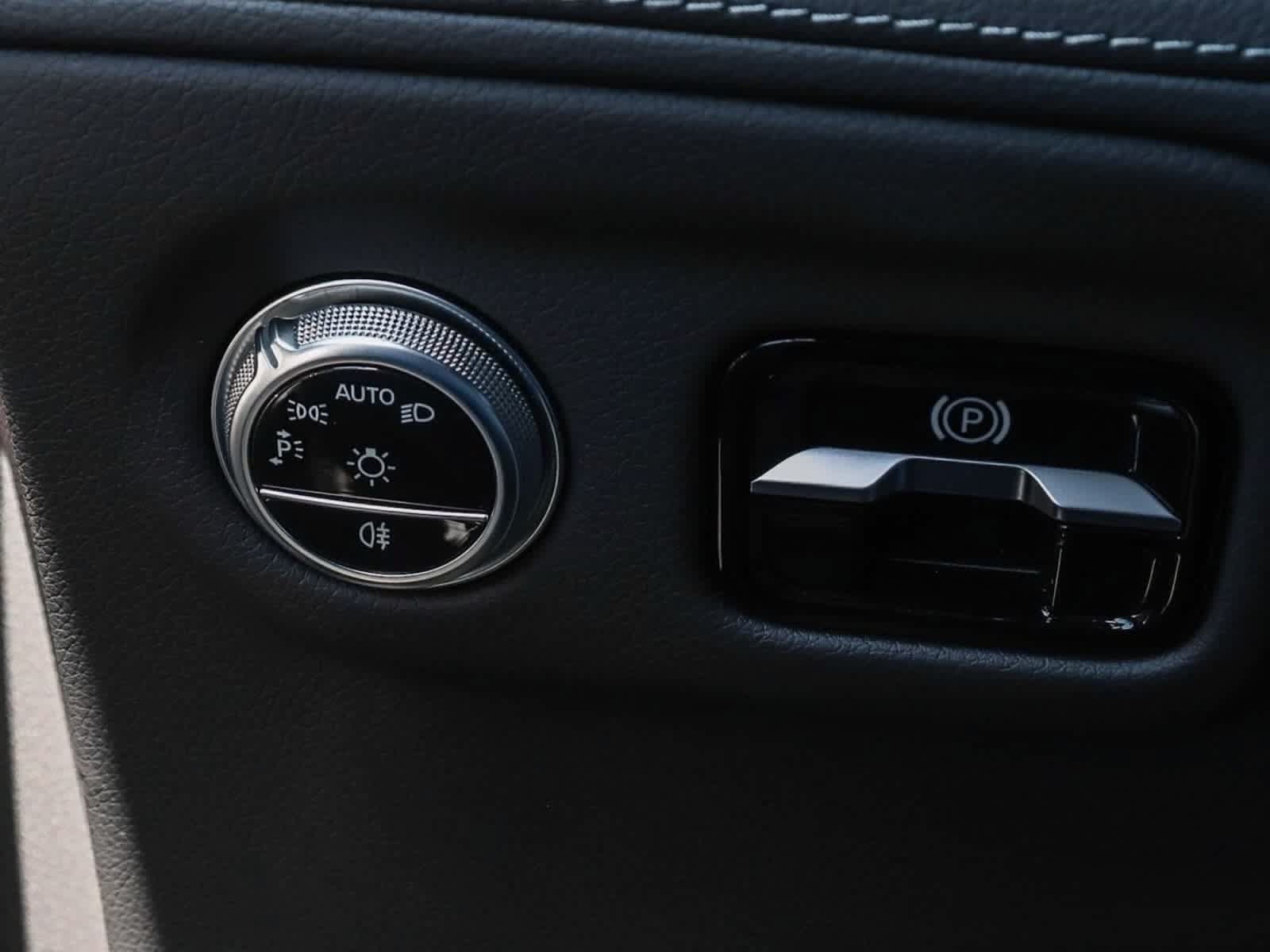 Used 2023 Mercedes-Benz EQS 450+ SUV image 29