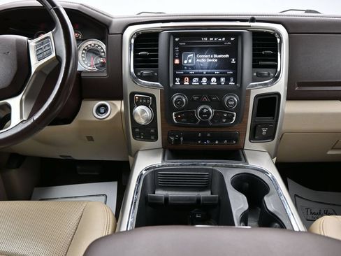 Used 2017 RAM 1500 Laramie w/ Convenience Group AWD/4WD image 18