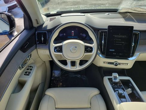 New 2026 Volvo XC90 B6 Ultra w/ Protection Package Premier AWD/4WD image 7