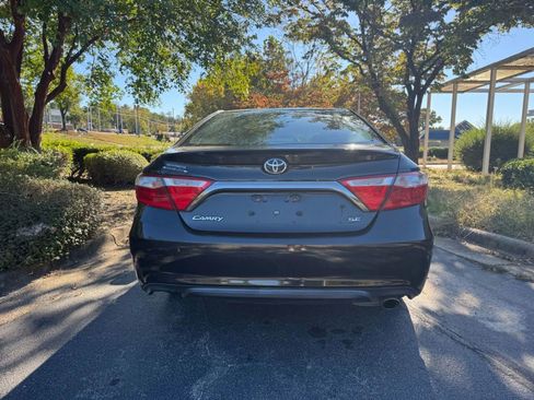 Used 2016 Toyota Camry SE FWD image 16