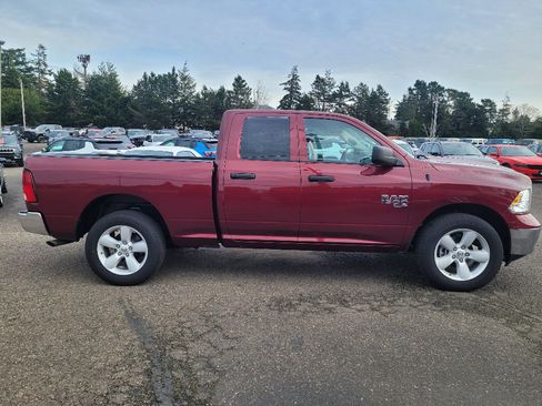 Used 2024 RAM 1500 Classic SLT image 4