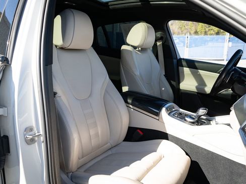 Used 2020 BMW X6 xDrive40i w/ M Sport Package image 30