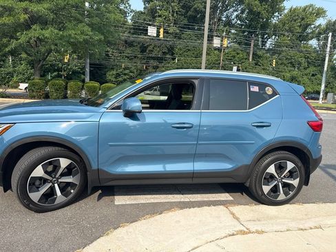 Used 2024 Volvo XC40 B5 Plus w/ Protection Package Premier AWD/4WD image 5