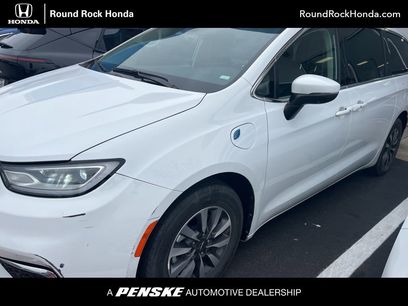 Used 2023 Chrysler Pacifica Touring-L