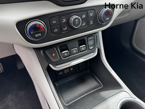 Used 2021 GMC Terrain SLE w/ Driver Convenience Package image 21