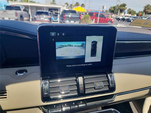 Certified 2020 Lincoln Navigator Reserve w/ Luxury Package RWD image 38