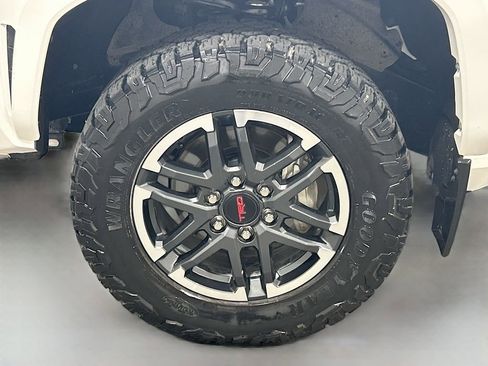 Used 2024 Toyota Tacoma TRD Sport AWD/4WD image 26