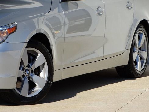 Used 2007 BMW 530xi Wagon image 18