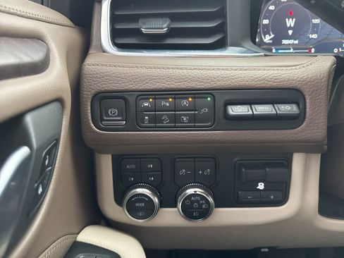 Used 2022 GMC Yukon XL Denali image 24