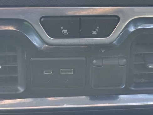 Used 2021 GMC Sierra 1500 SLT RWD image 32