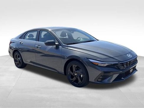 New 2026 Hyundai Elantra SEL Sport image 7