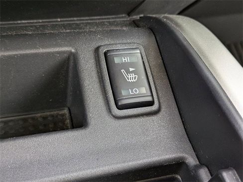 Used 2018 Nissan Titan SV w/ SV Convenience Package image 23