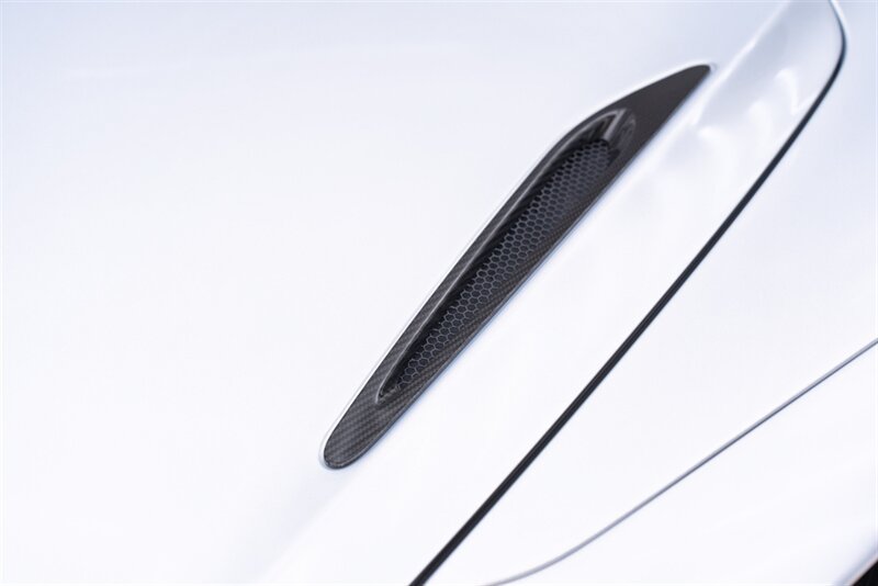 Used 2024 McLaren 750S Spider RWD image 43