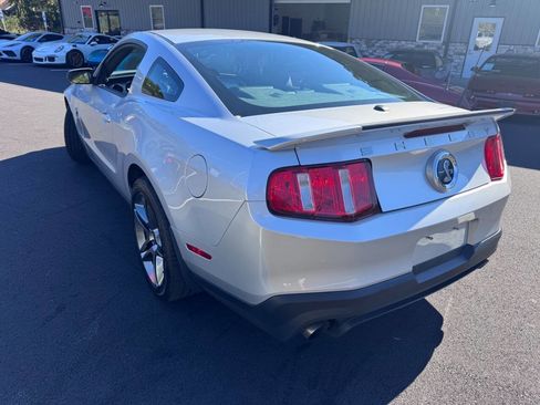 Used 2010 Ford Mustang Shelby GT500 image 3