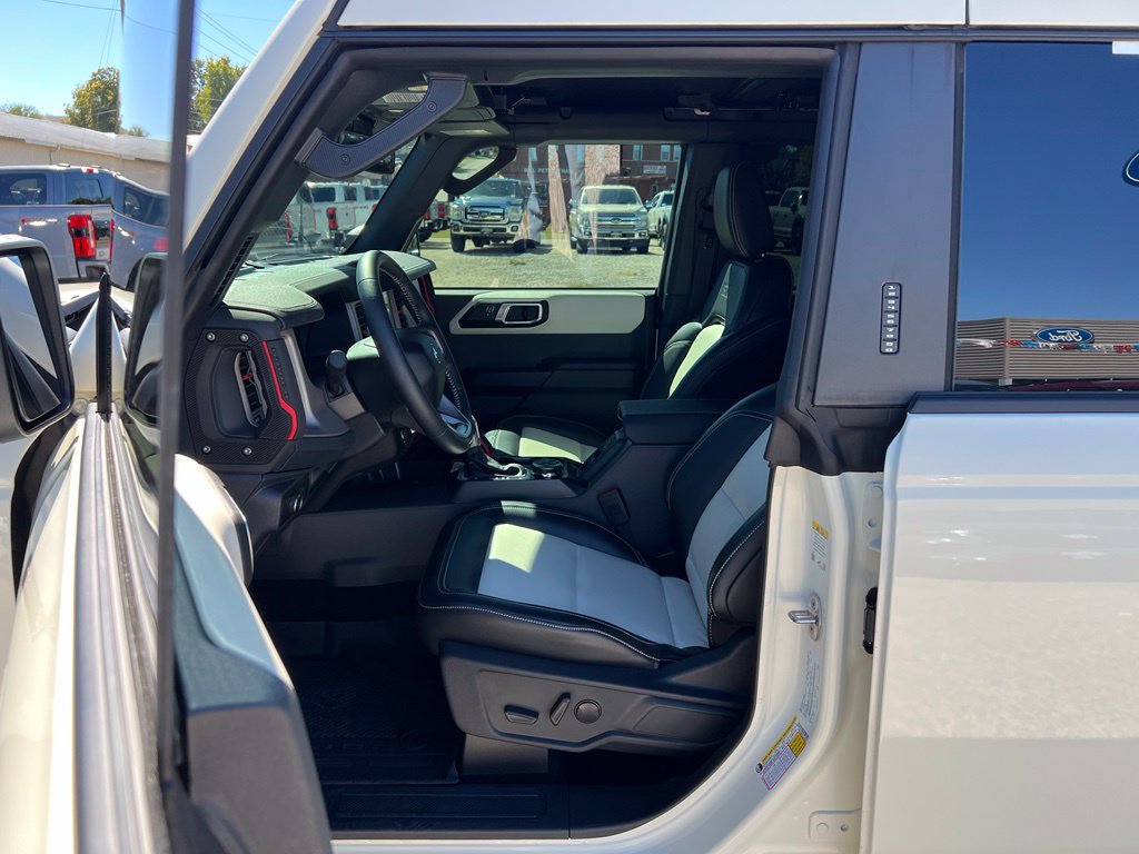 Used 2026 Ford Bronco Outer Banks w/ Sasquatch Package AWD/4WD image 13