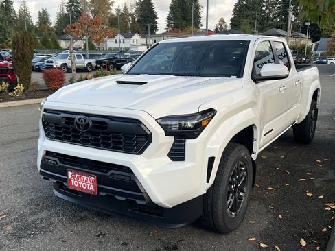 New 2025 Toyota Tacoma TRD Sport image 4