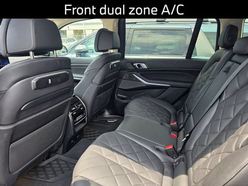 Used 2024 BMW X7 xDrive40i w/ Premium Package AWD/4WD image 12
