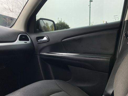 Used 2015 Dodge Journey American Value Package w/ Flexible Seating Group image 23