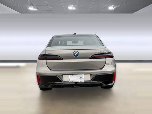 New 2026 BMW 750e xDrive w/ Executive Package image 9