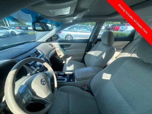 Used 2016 Nissan Altima 2.5 SV w/ Convenience Package FWD image 10
