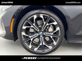 Used 2025 BMW 330i xDrive Sedan video 2