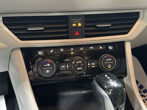 Used 2023 Volkswagen Jetta SE FWD image 21