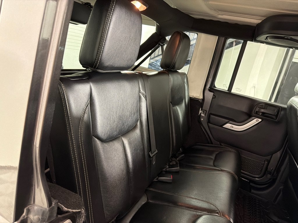 Used 2014 Jeep Wrangler Unlimited Sahara w/ Max Tow Package AWD/4WD image 21