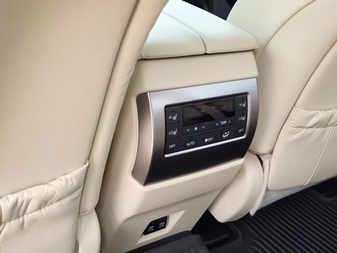 Certified 2023 Lexus GX 460 Premium AWD/4WD image 31