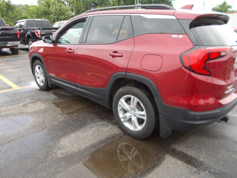 Used 2019 GMC Terrain SLE w/ Driver Convenience Package AWD/4WD image 5