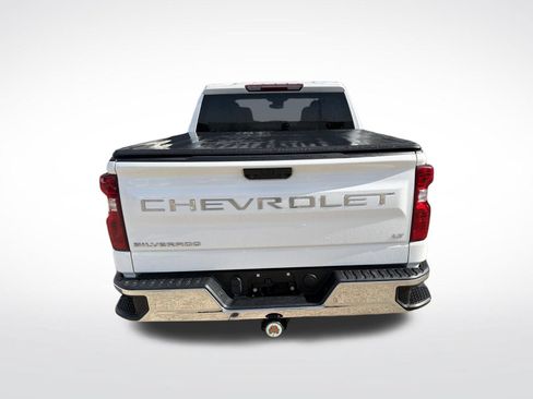 Used 2023 Chevrolet Silverado 1500 LT AWD/4WD image 3