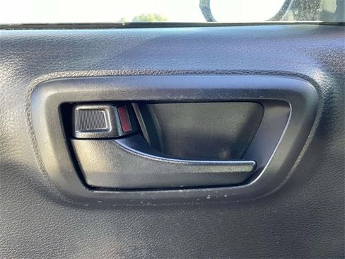 Used 2020 Toyota Tacoma SR5 image 17