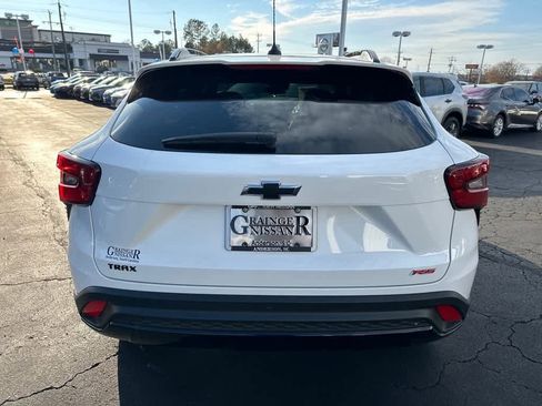 Used 2025 Chevrolet Trax RS w/ Sunroof Package image 4